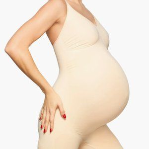 SKIMS Maternity Mid Thigh Sculpting Bodysuit in Sand (Size XXS/XS)